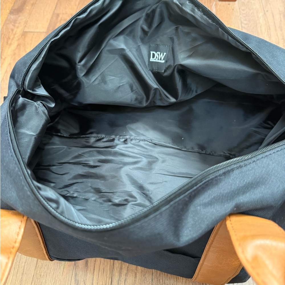 DSW Black and Tan Duffel Bag - Picture 2 of 4